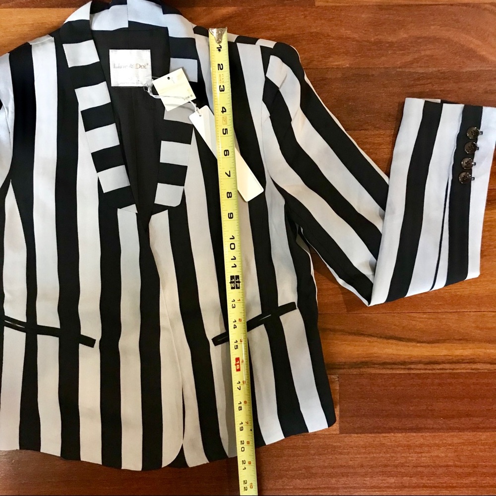 Line & Dot Open Front Blazer Size XS - Picture 7 of 8